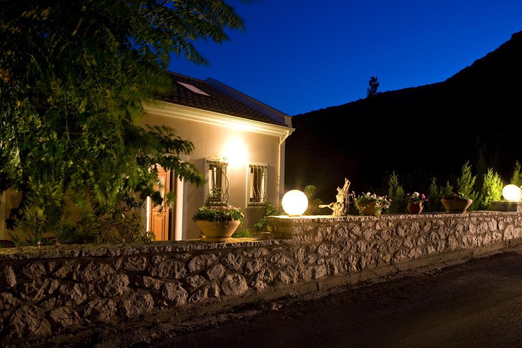 Kores Villas Нідрі Екстер'єр фото